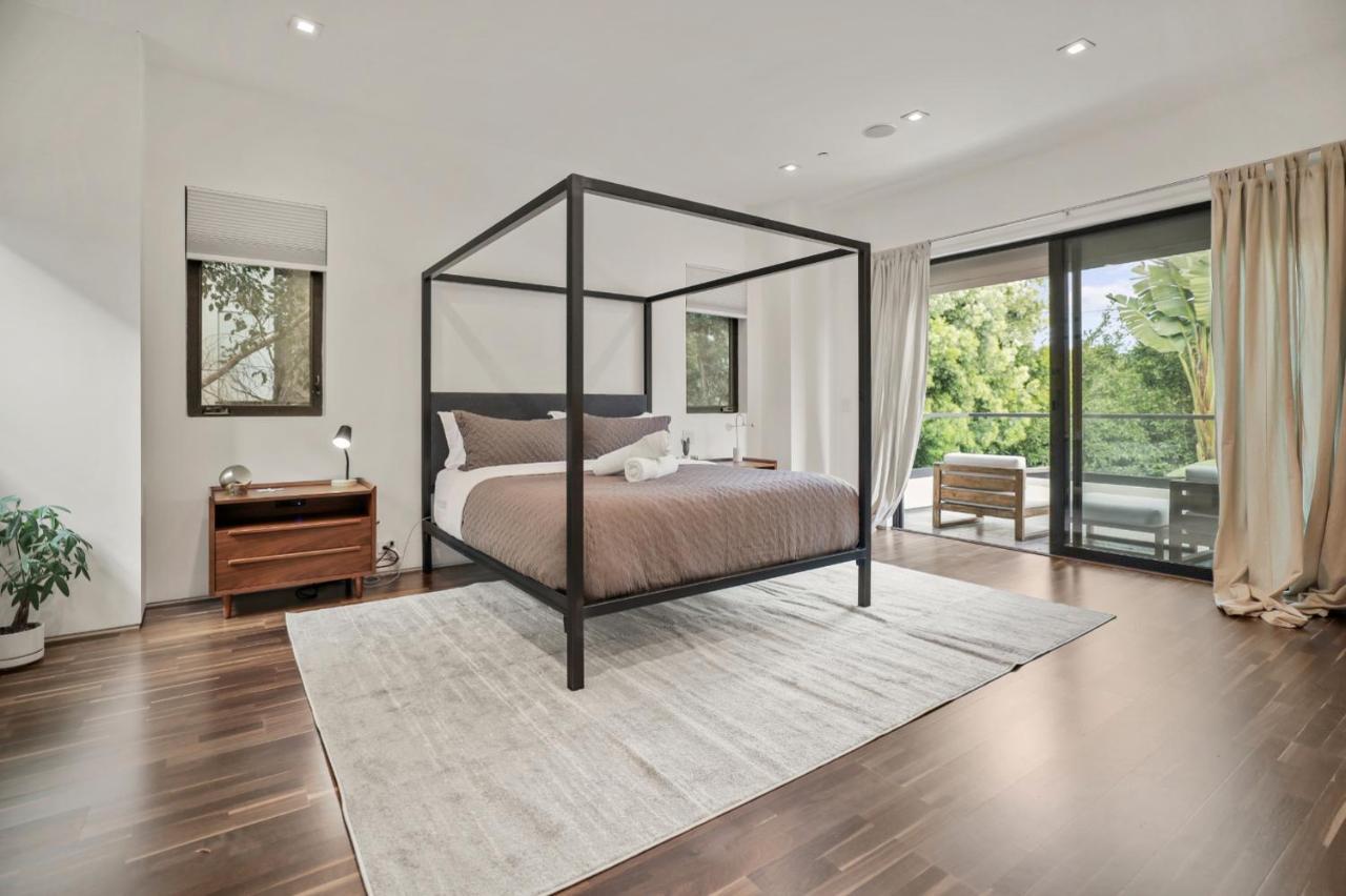 Villa Crescent Heights