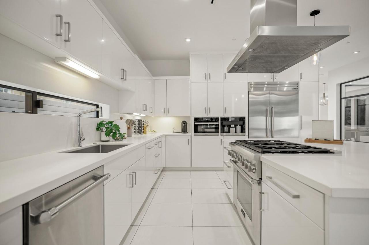 Crescent Heights Villa *